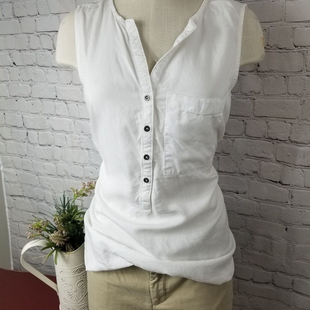 Sleeveless Shirt